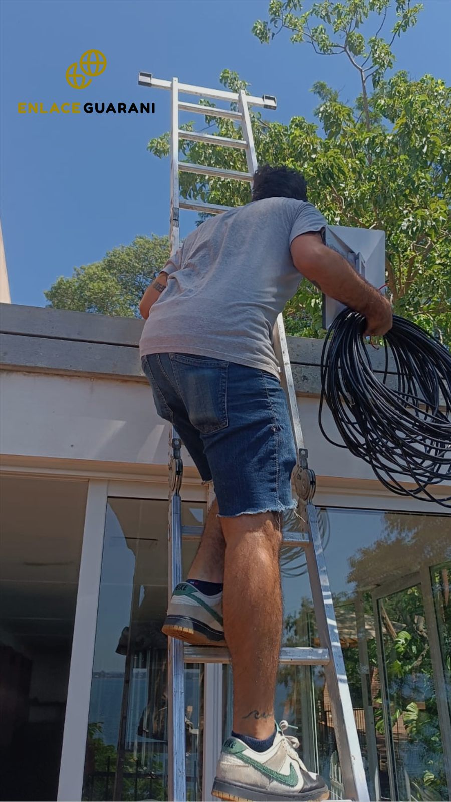 Instalación de antena en altura